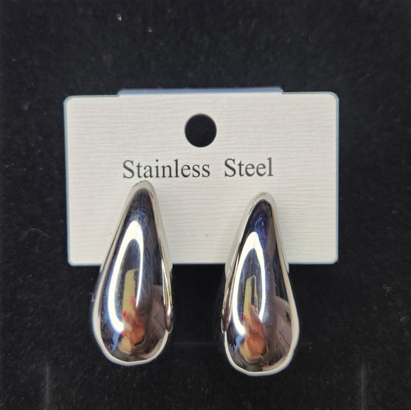 Women's Large Silver Teardrop Earrings - Picture 1 of 3